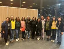 Foto colectiva de Noelia junto a otras participantes de la conferencia. 