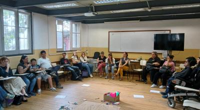 Imagen de los y las participantes del encuentro